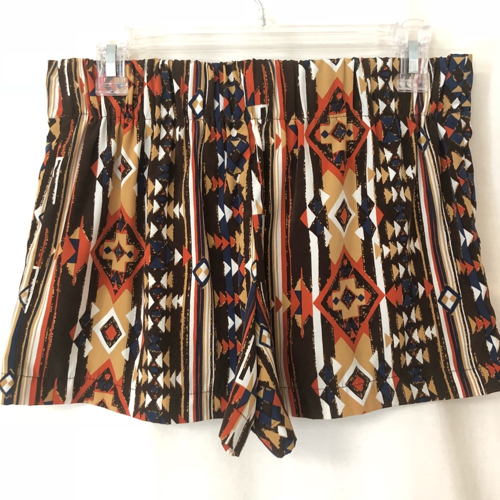 Love Culture | Tribal Print | Bow Front Shorts - Picture 4 of 8